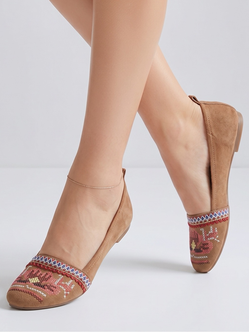 Latigo Women's 8.5 Multicolor‎ Embroidered Moccasins Slip-On Flats